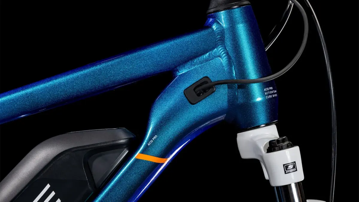 Équipe d'action Cube Acid 240 Hybrid Rookie Pro 400 (2025) – Image 3