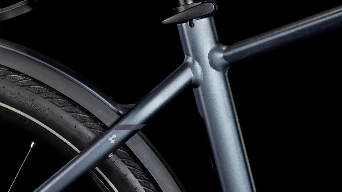 Cube Touring Hybrid Pro 625 gris métallisé et chrome (2025) – Image 3