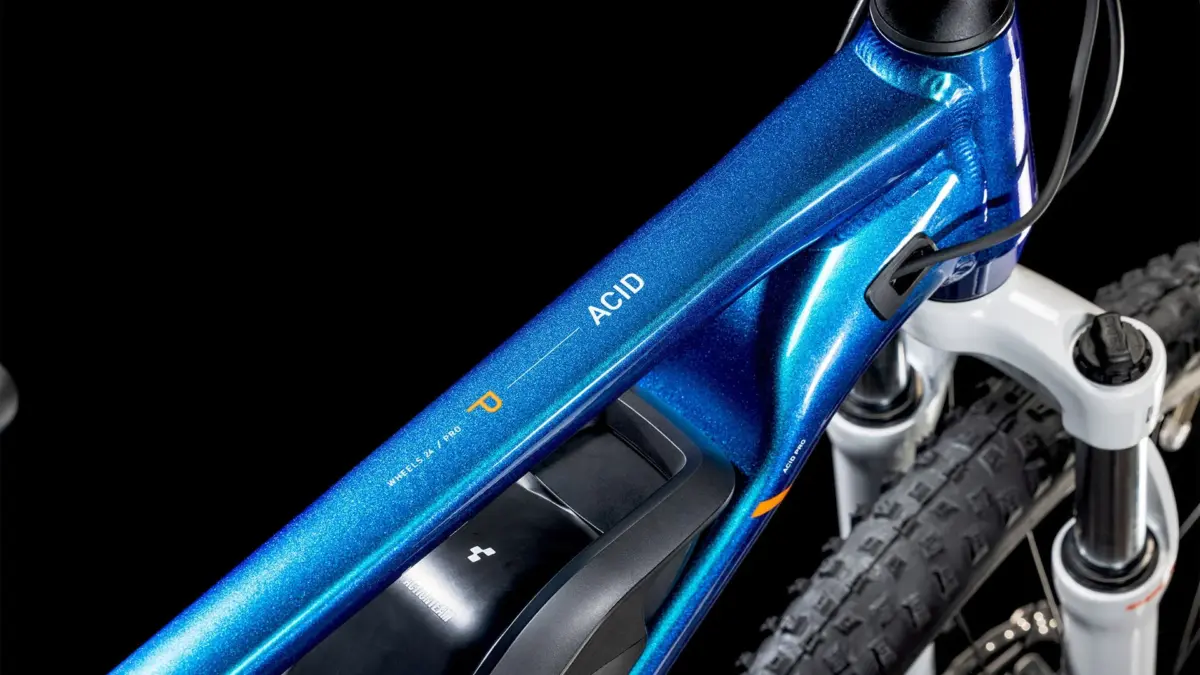 Équipe d'action Cube Acid 240 Hybrid Rookie Pro 400 (2025) – Image 6