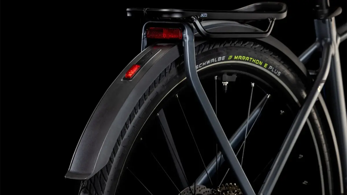 Cube Touring Hybrid Pro 625 gris métallisé et chrome (2025) – Image 4