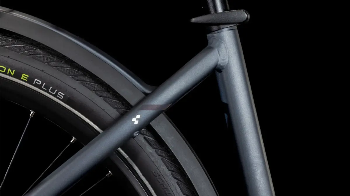 Cube Touring Hybrid Pro 625 Easy Entry gris métallisé et chrome (2025) – Image 3